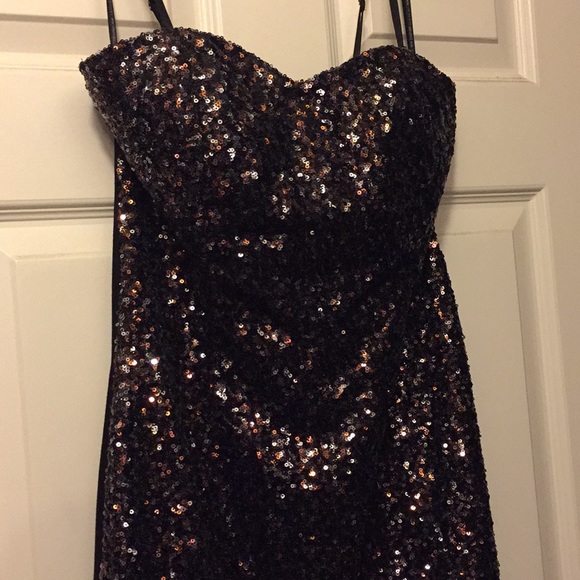 Strapless sequin fitted dress - Picture 2 of 6